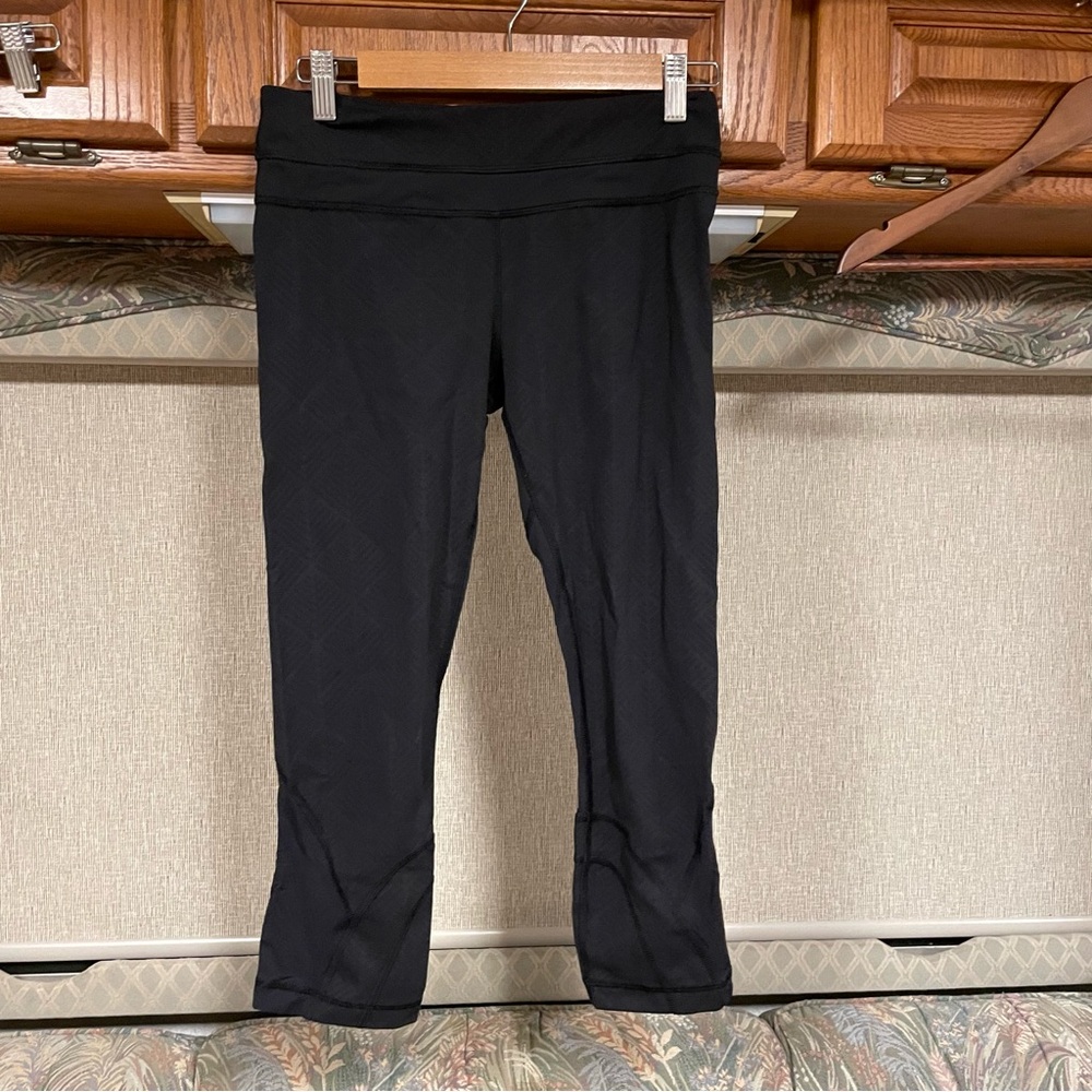 Lululemon Zipper Pocket Capris Leggings 6